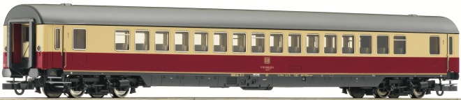 Passenger car 1st class type Apmz in TEE livery<br /><a href='images/pictures/Roco/224476.jpg' target='_blank'>Full size image</a>